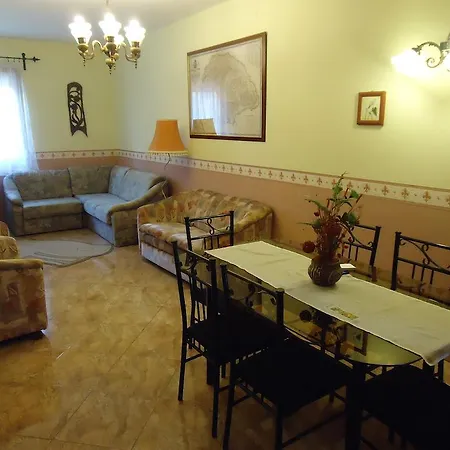 Alabastrom Apartman Appartamento *
