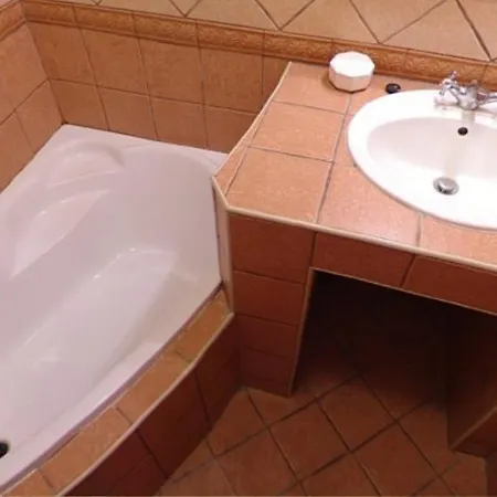 Alabastrom Apartman * Gyula